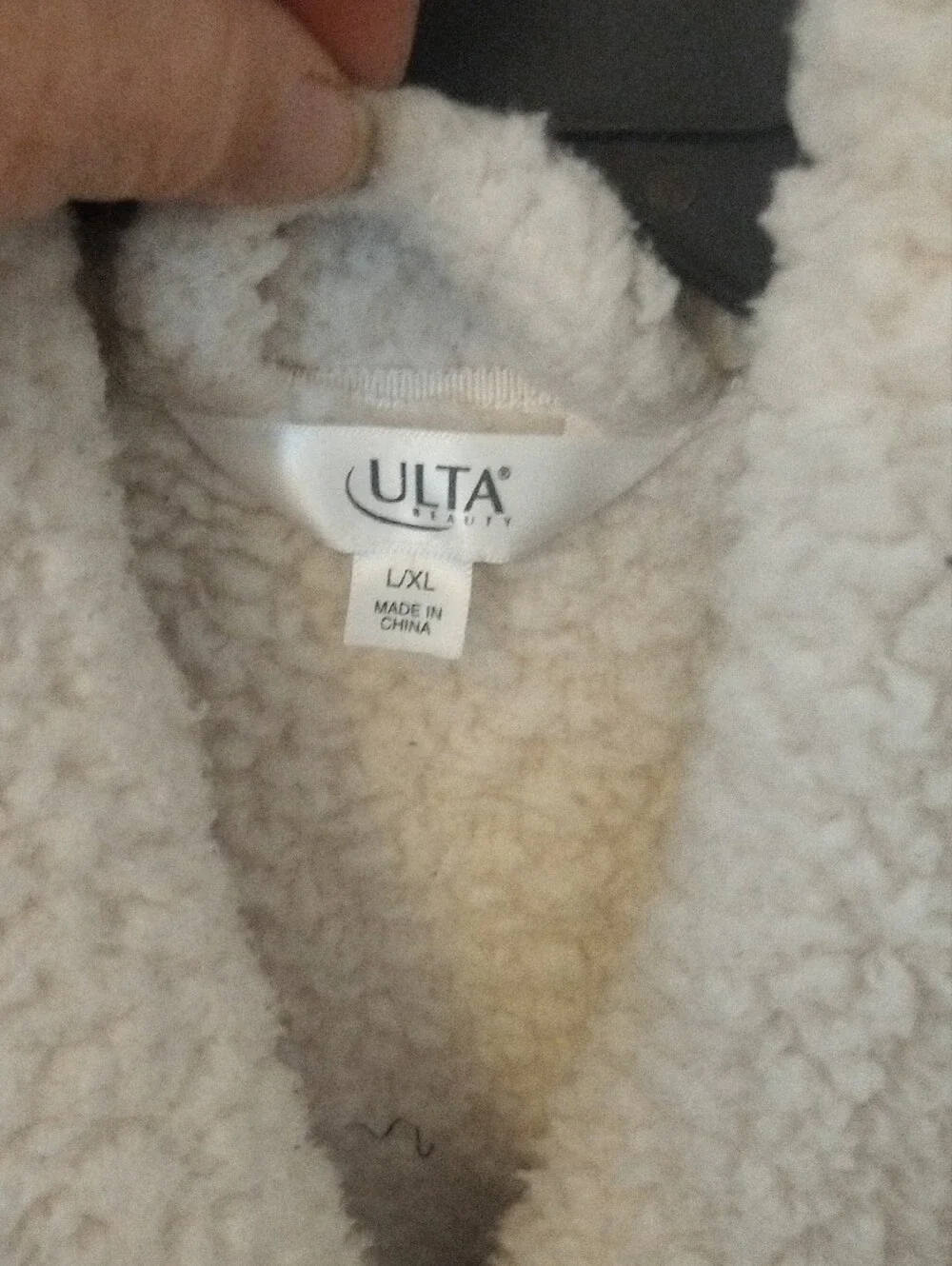 Ulta Beauty White Plush Sherpa Bath Robe with Belt and Pockets